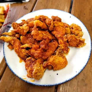 Chicken tenders and mumbo sauce