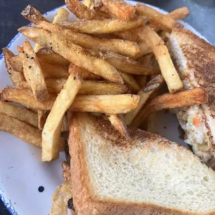 BRISKET SANDWICH BOARDWALK FRIES