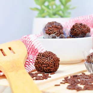 Brazilian chocolate fudge (brigadeiro)