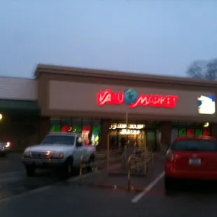 the outside of a grocery store