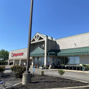 the outside of a grocery store