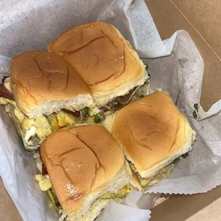 Bacon Egg &amp; Cheese Breakfast Sliders