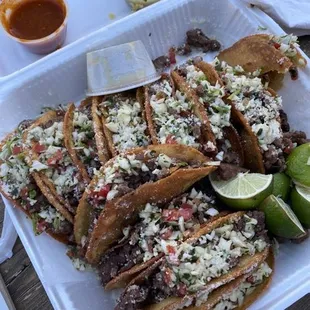 Tacos dorados de asada con verdura