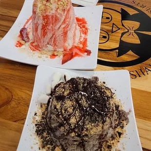 Small strawberry cheesecake and mini smores