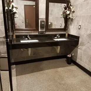 Super nice bathroom!