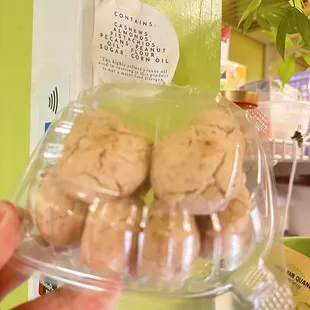 Calling all vegans, vegetarians, and cookies lovers!  This is your must have!