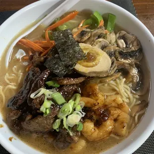 Ramen with beef and shrimp