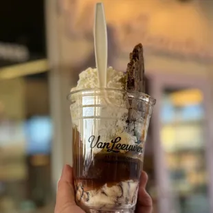 Dulce De Leche cookie sundae  Apr2024
