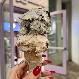 Ice Cream Cake and Vegan Peanut Butter Brownie Honeycomb