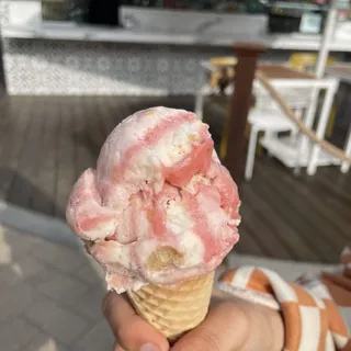 V Strawberry Shortcake
