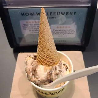 Chocolate with Fudge Swirls (32oz)