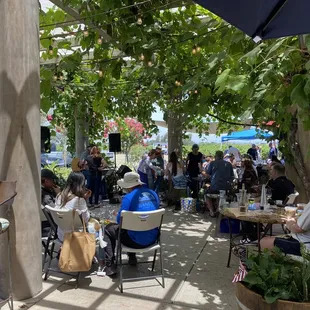 Outdoor seating. Dogs welcome.