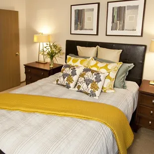 Large bedroom to accomodate king-size bed