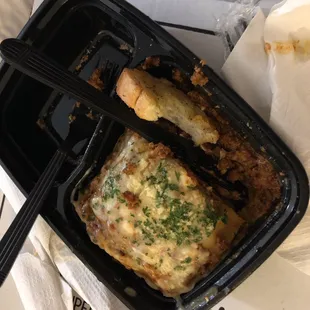 I ordered the lasagna in hopes of a good char broiled tin pan with burnt cheese! But I got sweet tasting slice cheese lasagna!