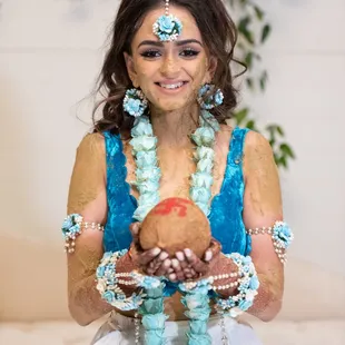 Pithi or Haldi ceremony is a traditional ceremony before the wedding. Wedding Planner VANESSA DOMENECH Events