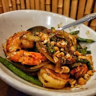 a bowl of shrimp and asparagus