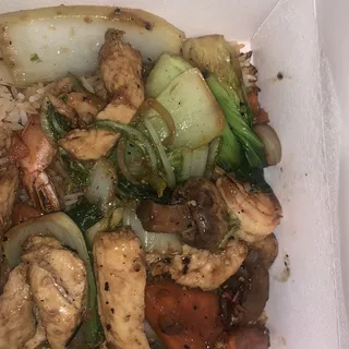 Claypot Rice with Chicken and Prawns