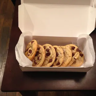Cookies in Vanilla Bean's foldable treat boxes.