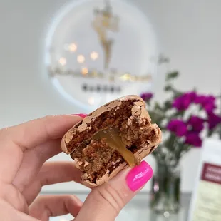 Peanut with caramel macaron by Vanilla Street bakery 
Instagram @vanillastreet.la