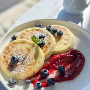 Farmer cheese pancakes by Vanilla Street bakery 
Instagram @vanillastreet.la