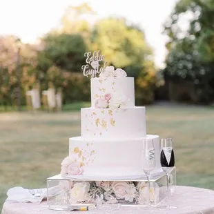 Our wedding cake turned out beautiful