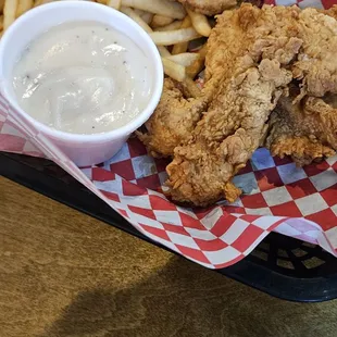 food, chicken wings and fried chicken