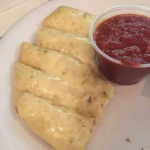 The cheesy bread may not be the prettiest girl at the dance, but it&apos;s the one you&apos;re going to want to spend the most amount of time with.