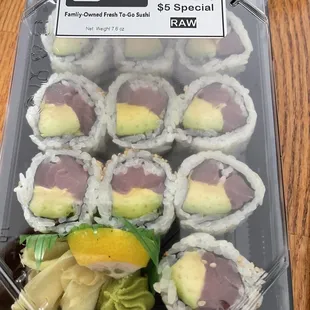 Tuna Cado Roll