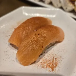 Salmon Nigiri with Tomato Powder &amp; Truffle Oil