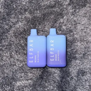 (Left) REAL elf bar (Right) FAKE they sold me