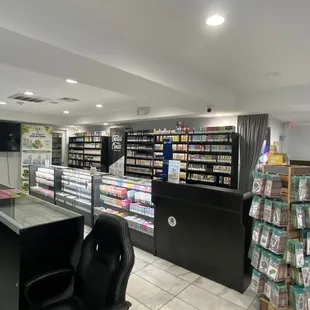 Clean and friendly shop. Super fair prices with a big selection. Thanks J!