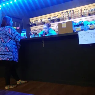 Love ashily she knows her stuff and is the funnest person ever varry helpful