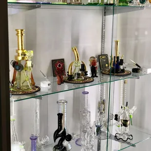 Rigs to Waterpipes? Different sizes and percolators for any smoker