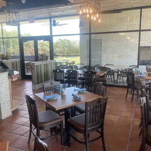 The dining area main entrance.