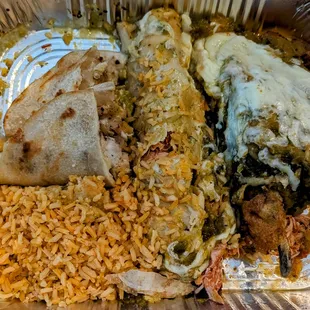 Plato Caballero in a to-go container