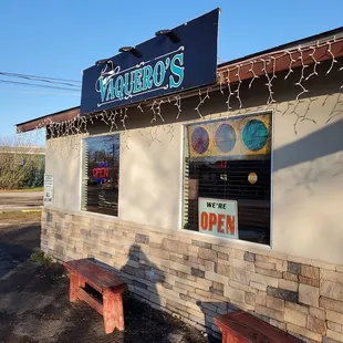 the outside of a restaurant