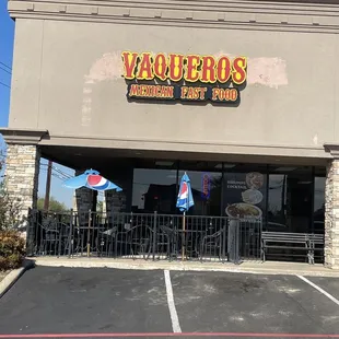 The restaurant is located at the big parking lot you have no problem finding a space for your car.