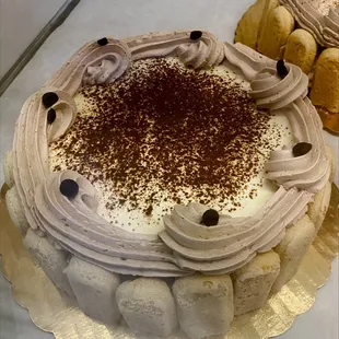 Tiramisu cake