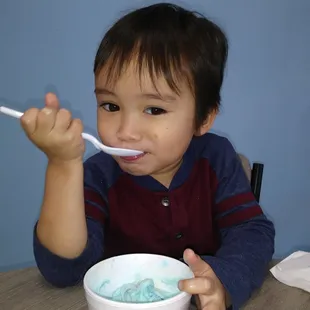 Eating bubblegum ice cream mmmm