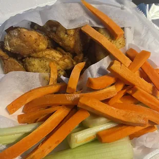 10 Wings (Lemon Pepper) with Side Celery &amp; Carrots