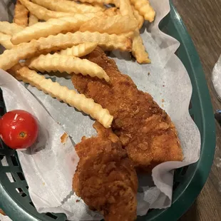 2 Chicken strips w/fries
