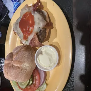 Not pictured: single onion ring that was eaten while waiting for more sauce that never came