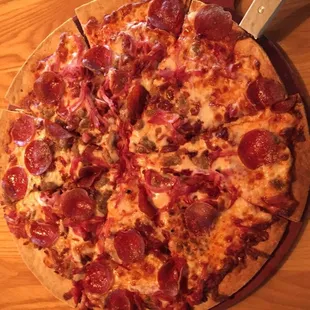 Meat Lover&apos;s  Pizza