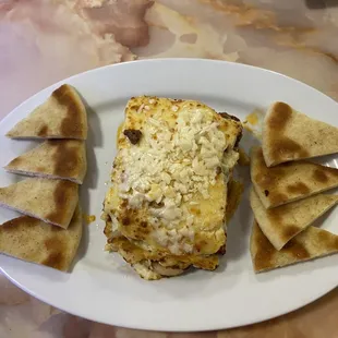Pastitsio with pita bread