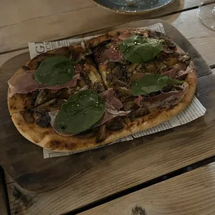 MUSHROOM FLATBREAD