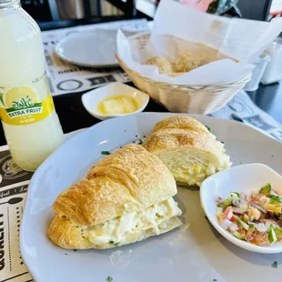 Egg salad sandwich