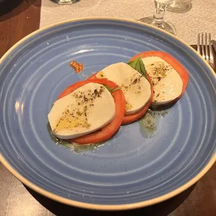 Tomato mozzarella salad