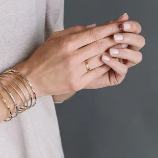 Offering a wide variety of gold and sterling silver fashion jewelry