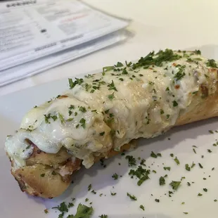 Pão de alho (garlic bread)