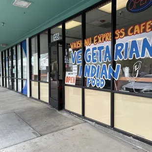 the outside of the restaurant